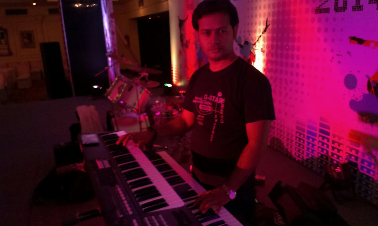 male keyboard player vasai-virar