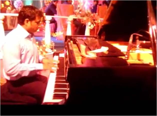 male piano player vasai-virar