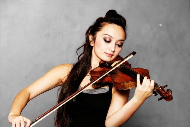 female violin player vasai-virar